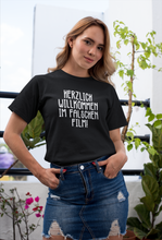 Lade das Bild in den Galerie-Viewer, FUNSHIRT - LIPPERANDO - FALSCHER FILM - Damen Premiumshirt