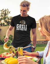 Lade das Bild in den Galerie-Viewer, FUNSHIRT - LIPPERANDO - GRILL INSTRUCTOR - Herren Shirt