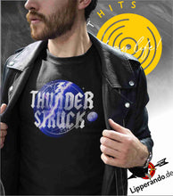 Lade das Bild in den Galerie-Viewer, GREATEST HITS - MUSIC-SHIRT - THUNDER STRUCK - Herren Shirt