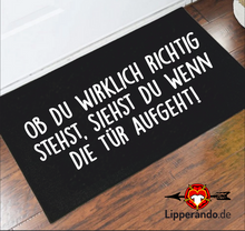 Lade das Bild in den Galerie-Viewer, Lippe Life Style - RICHTIG STEHST - Fußmatte mit Gummirand