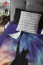 Lade das Bild in den Galerie-Viewer, LIPPEDesigns - GESCHENKIDEE - Decke HERMANN - Premium Kuscheldecke