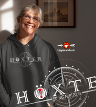 Lade das Bild in den Galerie-Viewer, HÖXTERDesigns - HÖXTER_KOORDINATEN - Unisex Kapuzenpullover Hoodie