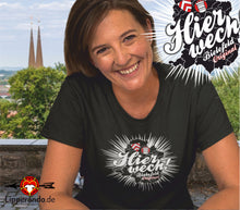 Lade das Bild in den Galerie-Viewer, BIELEFELDDesigns - HIER WECH! - Damen Premiumshirt