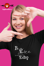 Lade das Bild in den Galerie-Viewer, Lipperando - Premium - Be a voice - Damen Premiumshirt