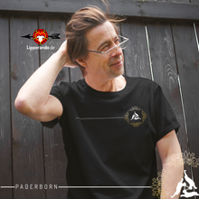 Lade das Bild in den Galerie-Viewer, PADERBORNDesigns - Logo 3 Hasen PB - Herren Shirt